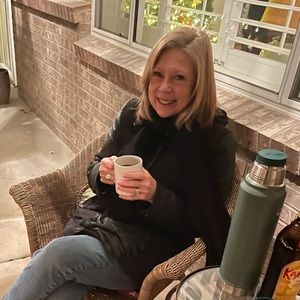 Meet your Posher, Debra